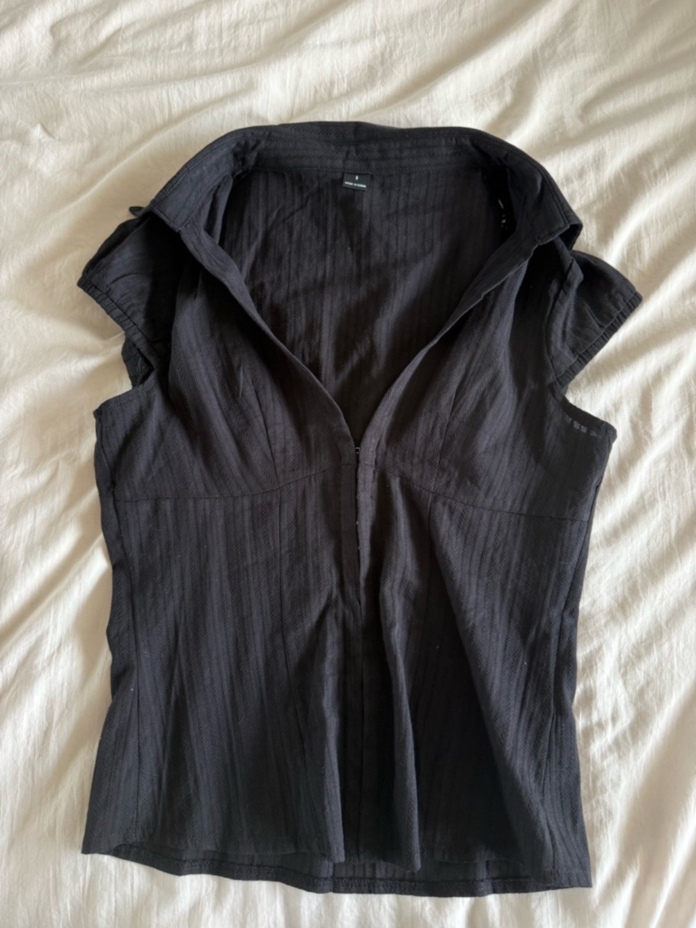 Black Sleeveless V-Neck Women's Top - Classic Lightweight Style